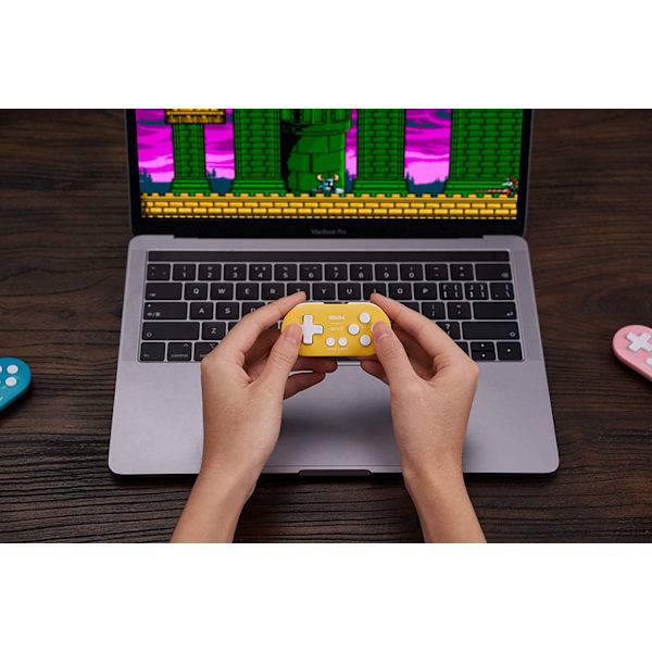 8Bitdo Zero 2 Gul Udgave (Ikke Maskine Specifik)