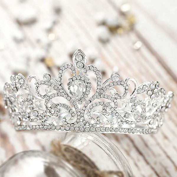 Vintage-tyyliinen kuningattaren tiara hääkruunu pää ja tarvikkeet