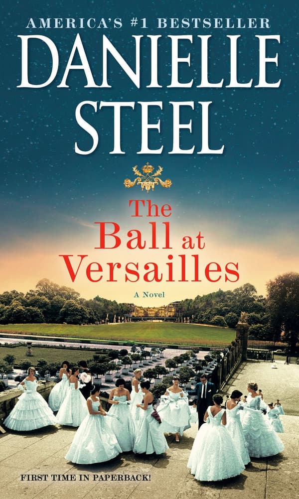 The Ball at Versailles: A Novel 9780593498361