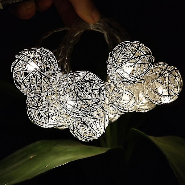 10-LED batteridriven ljusslinga med bollformade lampor (1,5 m, silver)