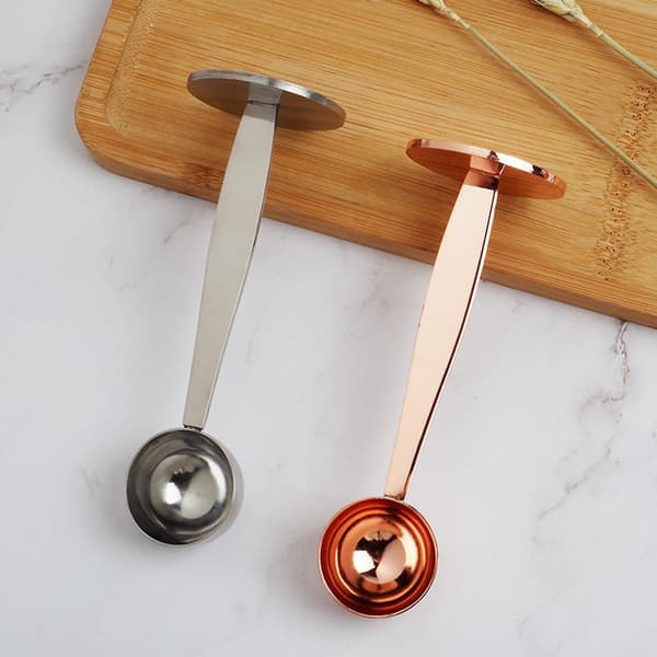 Multifunktionel kaffeske pulverhammer tamper espressoske redskab (guld)