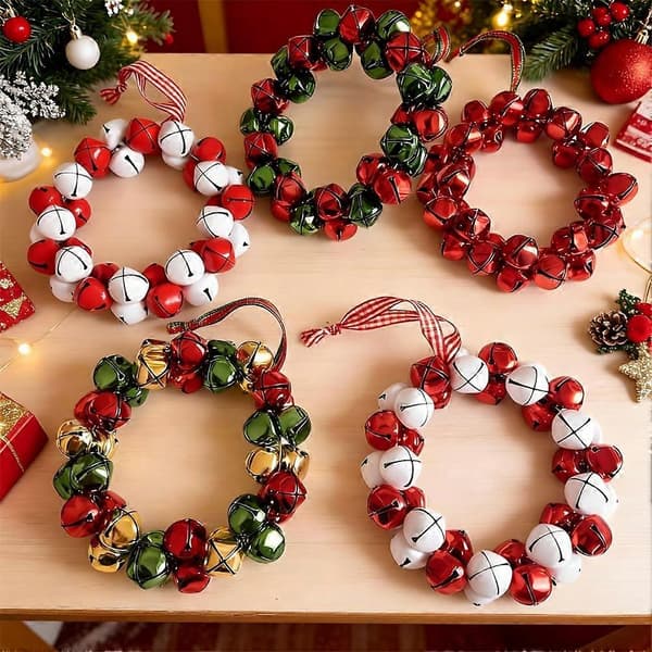 Bjällerkrans med klassisk cirkulär design som julgransprydnad Green+ red