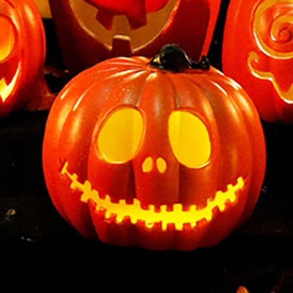 Orange LED græskarlygte til Halloween – batterier medfølger ikke, lysende plastikdekoration