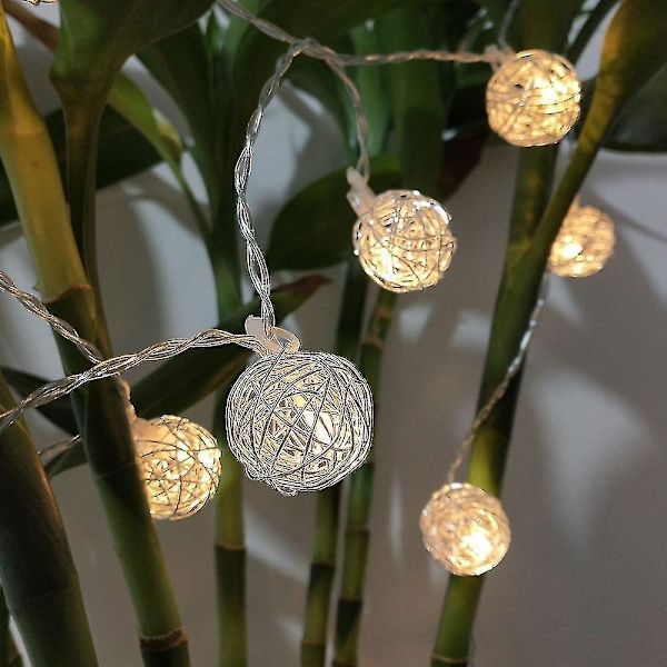10-LED batteridriven ljusslinga med bollformade lampor (1,5 m, silver)