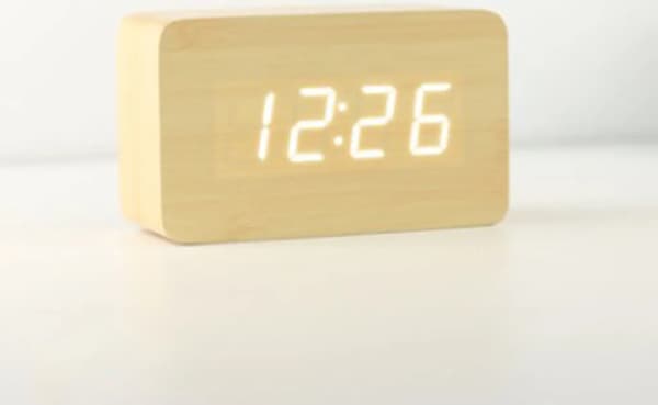 LED Digital Väckarklocka Liten Moraklocka med Datum Temperaturvisning, Röststyrning