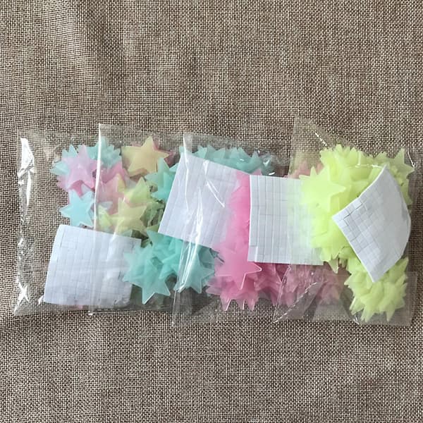 400 stk. farverige selvlysende stjerner til væggen - fluorescerende, natlysende, plastik