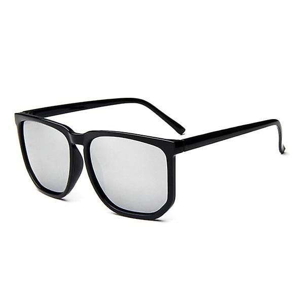 Sorte store retro solbriller med spejlede sorte glas