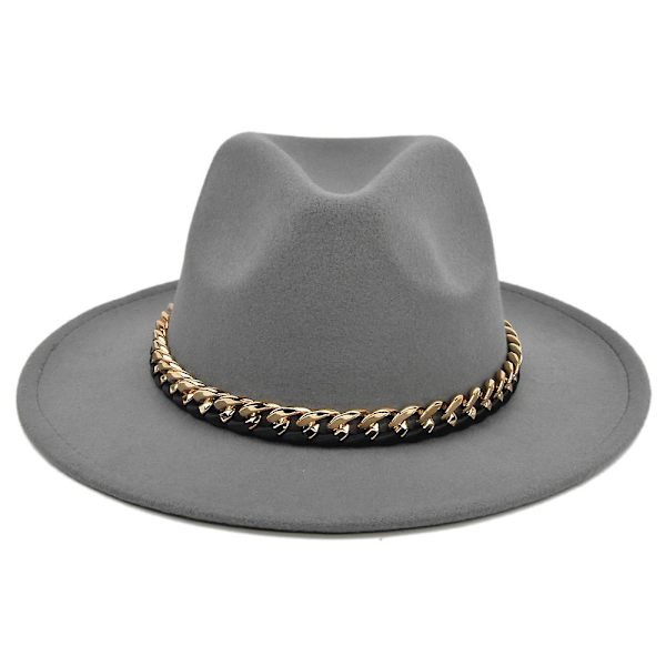Eurooppalainen ja amerikkalainen villainen brittiläinen retro jazz-hattu, joka sopii kaikkiin tilanteisiin, retro-hattu, jossa on suuri lieri ja iso kultainen ketju, musta silinterihattu