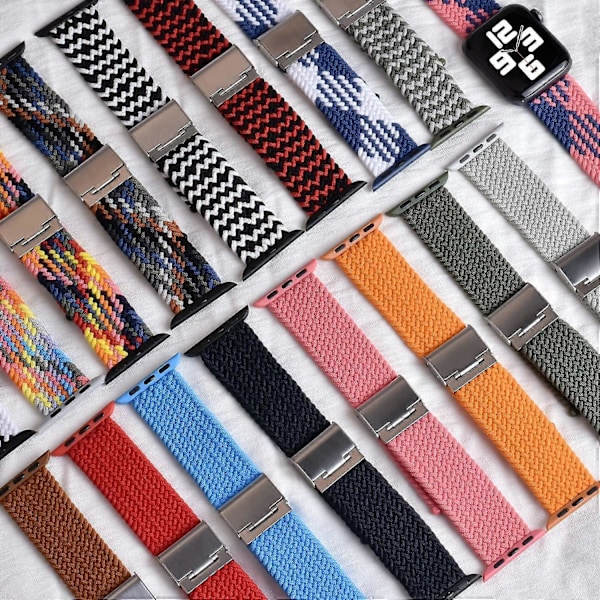 Justerbar Flätad Solo Loop med Spänne Kompatibel med Apple Watch Band 42mm 44mm 45mm Mjuk Armband Stretch Nylon Elastiskt Band för iWatch Serie