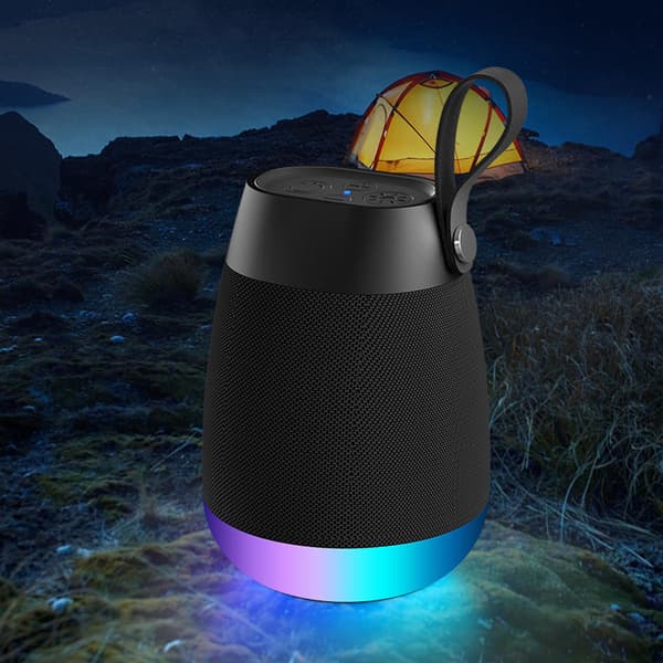 Langaton Bluetooth-kaiutin subwoofer LED-kankaalla Pieni ääni