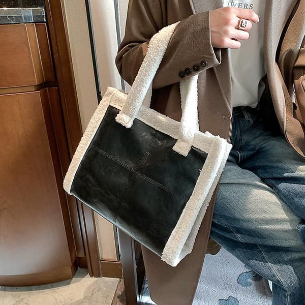 Dame skuldertasker i kontrastfarver Efterår og vinter Nye lammeuld håndtasker Stor kapacitet mulepose Mode plys tasker Sort