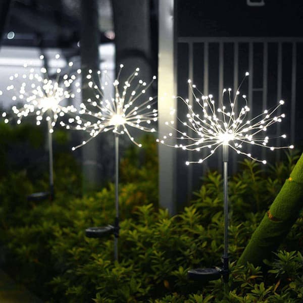 LED-solcellelampe for blomsterdekorasjon i hagen