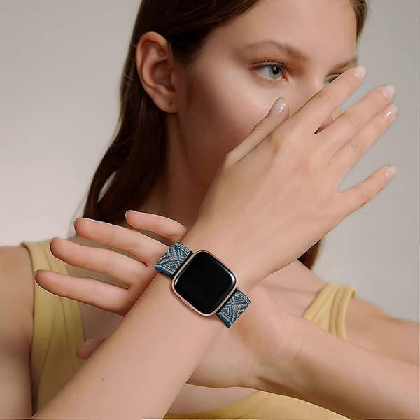2-pack Kompatibel med Fitbit Versa Band/Fitbit Versa 2 Band Kvinnor Män, 2-pack Mjuk Nylon Justerbar Loop Ersättningsrem för Fitbit Versa 2/Versa