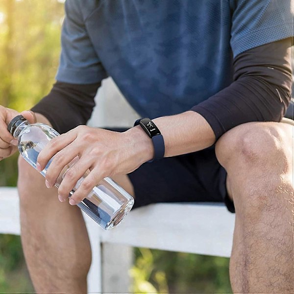Kompatibel med Fitbit Inspire 2 Armband Pack 4 för Män Kvinnor, Vattentät Silikonband Justerbar Sportrem Tillbehör för Inspire 2, Stor Svart/Blå