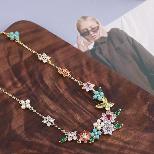Vävda blandade flerfärgade pärlblommor illusionshalsband