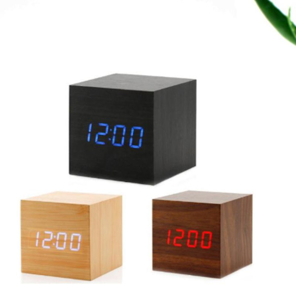 Kvadratisk träväckarklocka barn student elektronisk klocka mini röstaktiverad LED träklocka（gul）
