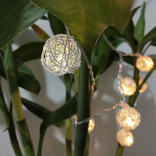 10-LED batteridriven ljusslinga med bollformade lampor (1,5 m, silver)