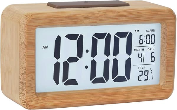 Trädigital väckarklocka, LED-display väckarklocka i trästruktur, smart sensor nattlampa