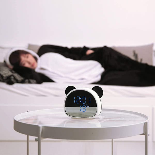 Söpö Panda-herätyskello, digitaalinen LED-pöytäkello sängyn viereen (musta)