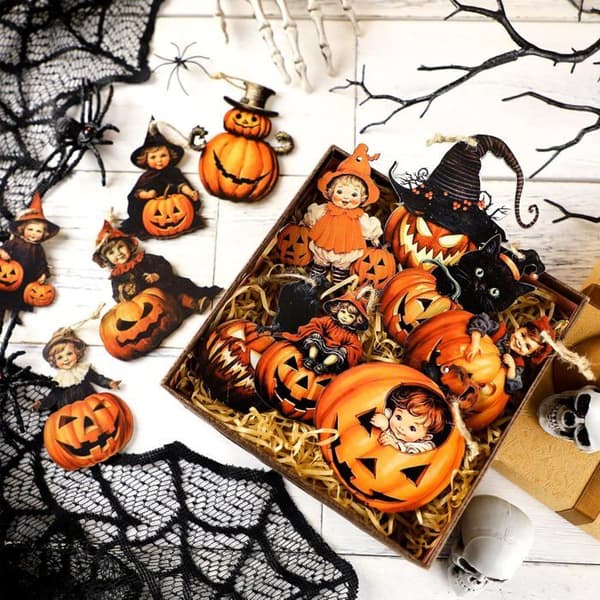 Halloweenpynt - Sæt med 36 - Vintage Stil - 12 Designs - 5-9,6 cm - Til ophæng