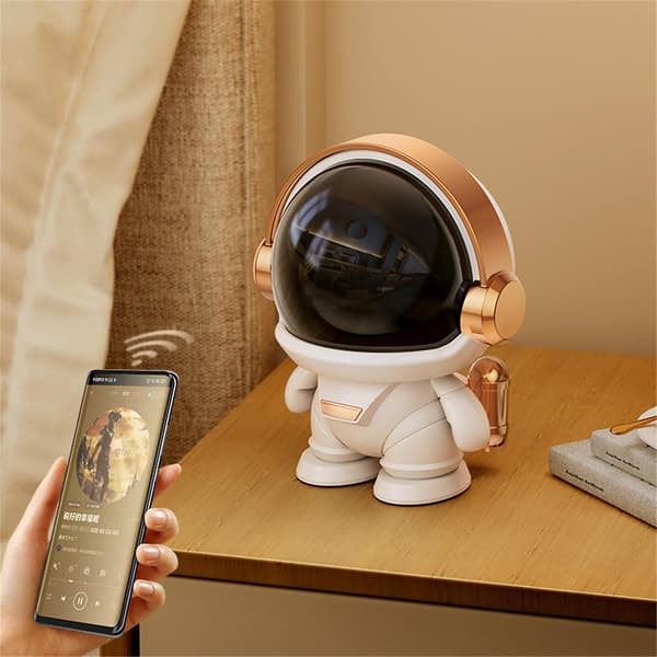 Astronaut Trådløs Bluetooth-høyttaler Bærbar Mini Skrivebordslyd Utendørs Subwoofer Gave