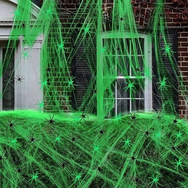 Halloween Strekkbart Spindelvev - WINLLINEE - 100g - 10 Grønne Edderkopper - Veggdekorasjon