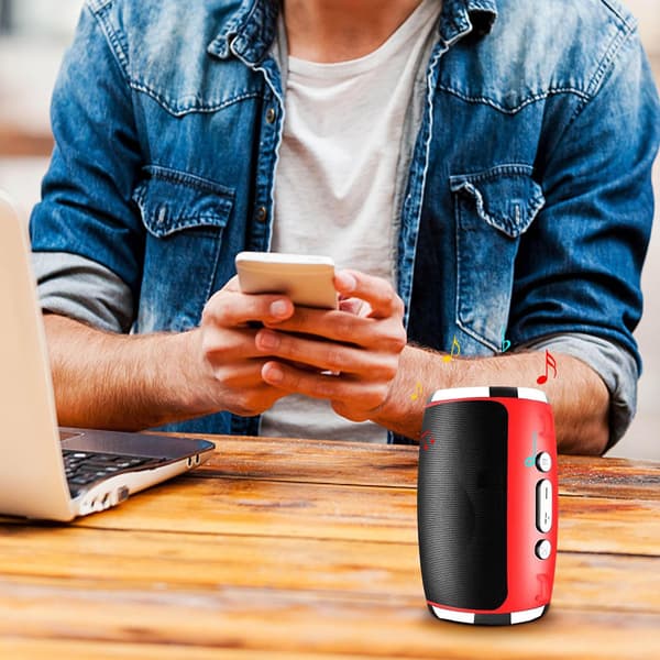 Udsalg Ny Udsøgt Cylindrisk Bærbar Bas Bluetooth Højttaler Farverige Lys Fed Gave Lyd
