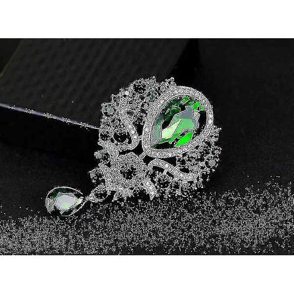 Blomformad brosch med vattendroppsstil, delikat glittrande kristallstrass, klädtillbehör, smyckesgåva, dam-brosch, diamantbrosch, mode Cl