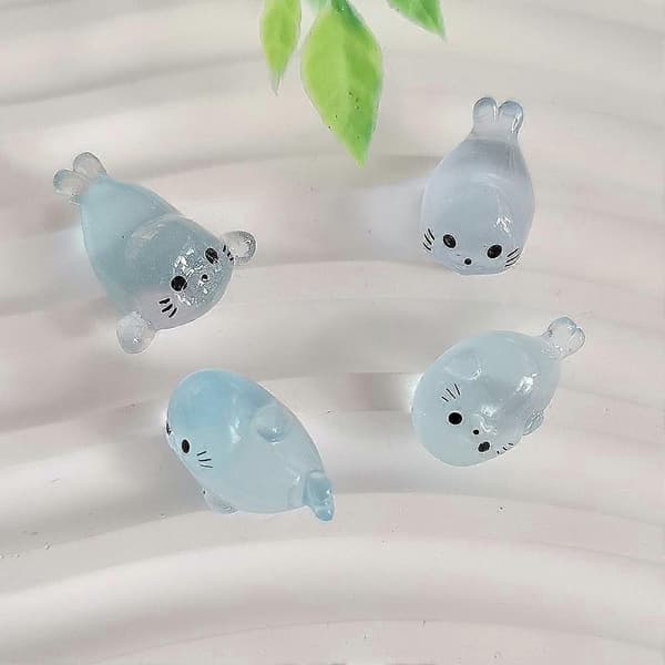 5 st. självlysande minisälfigurer för mikrolandskapsdekoration Random 5pcs