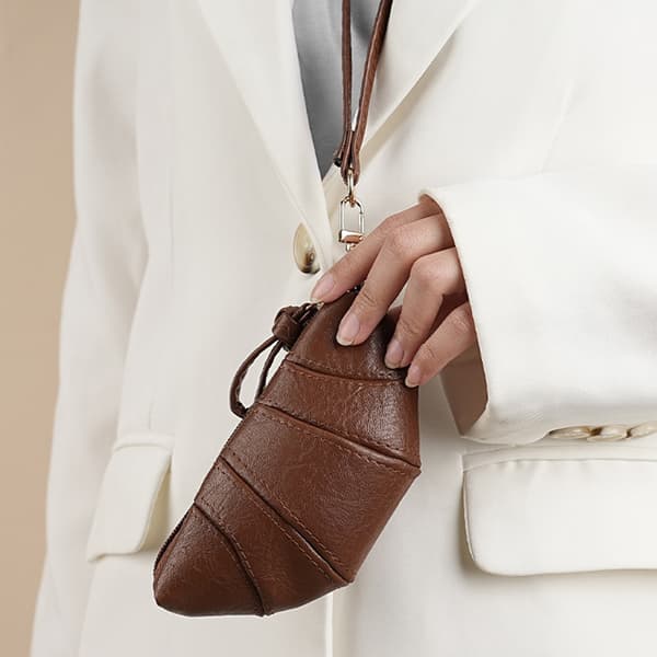 Mini hornformad plånbok i PU-läder - liten crossbody-väska att bära runt halsen med polyesterfoder, myntväska för mynt och kort