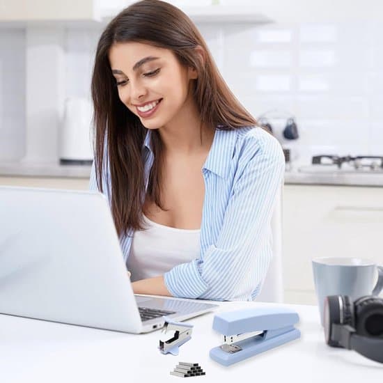 Blue Office Stapler, 25-Sheet Capacity – A Desktop Stapler Suitable for Students and Office Use