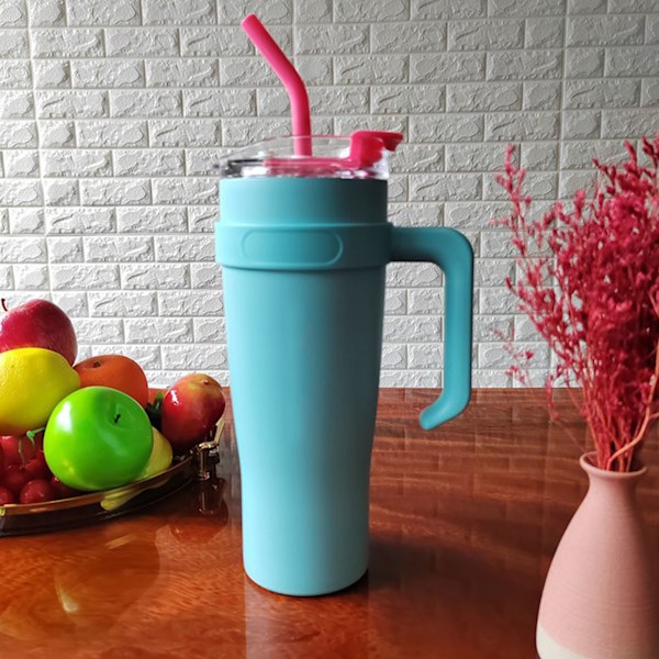 Bil Isolerad Mugg Rostfritt Stål 1250ML med Sugrör Isolerade Tumblers för Utomhusresor Blå