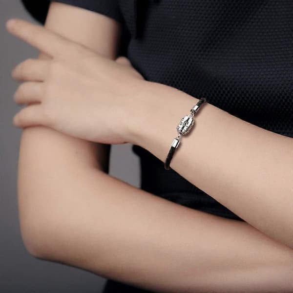 Eterisk olje diffuser armbånd Aromaterapi armbånd Rustfritt stål medaljong armbånd med justerbart armbånd Diffuserende