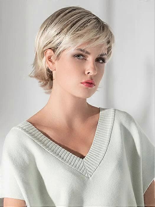 Damperuk gradient blond kort lockigt hår