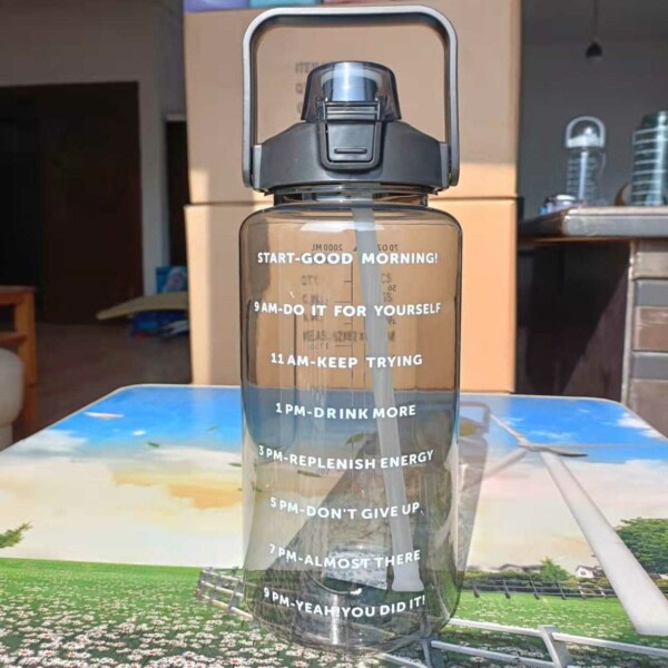 Stor vannflaske med sugerør 2 Liter Time Marker Sort svart black