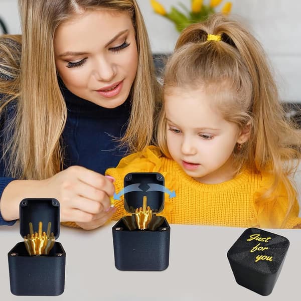 Funny Middle Finger in a Box Practical Joke Funny Hand Practical Joke Pop-up Box Adult Desk Decoration