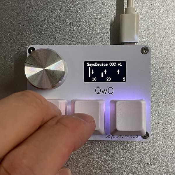 Quick-response Hall-effect switches, magnetic linear switches, a keyboard with knob and screen, copy/paste function and cut function.