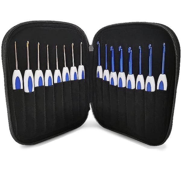 Set of 16 ergonomic crochet hooks with stylish case