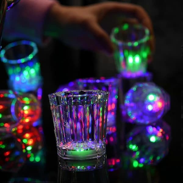 Sett med 24 LED-belyste shotglass for lysende festmoro
