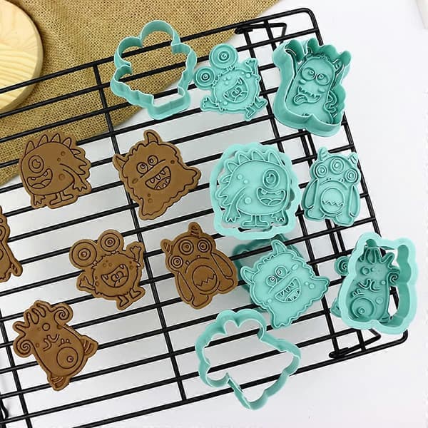 3D Kakformar med Stämplar, 6 st Tecknade Tryckbara Kakformar för Godis DIY Bakningstillbehör