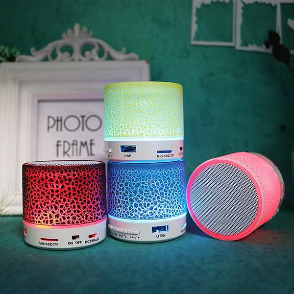 Kaiutin - Bluetooth LED-valolla - Kannettava ja Mini Pinkki