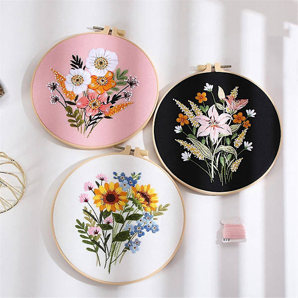 5 Set Broderipaket för Nybörjare Vuxna, Inkluderar Präglad Blommönster, Ram, Färgade Trådar