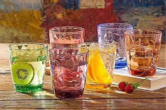 Sett med 8 stk. akryl vannkopper, plastglass