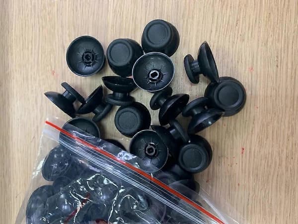 200 st/lot för Ps4 Controller Analog Joystick Skydd 3d Rocker Knapp Kåpa Svart