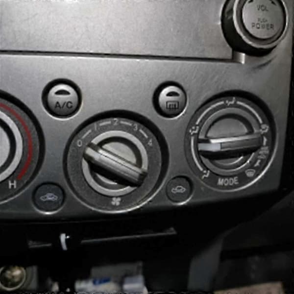 Varmeapparatkontrollknapper til Ford Ranger PK 2009-2011 (sett med 3) UB9B61195