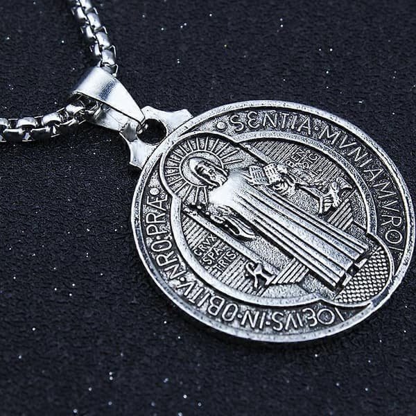 Sankt Benedikt hellig amulet