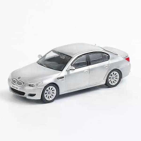 1:64 M5 E60 Metalliseosautomalli kuudessa värissä Silver
