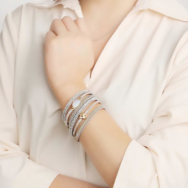 Flerlags Lær Armbånd Hjerte Moderne Boho Armbånd med Magnetisk Spenne Mansjett Rhinestone Lær Armbånd for Kvinner