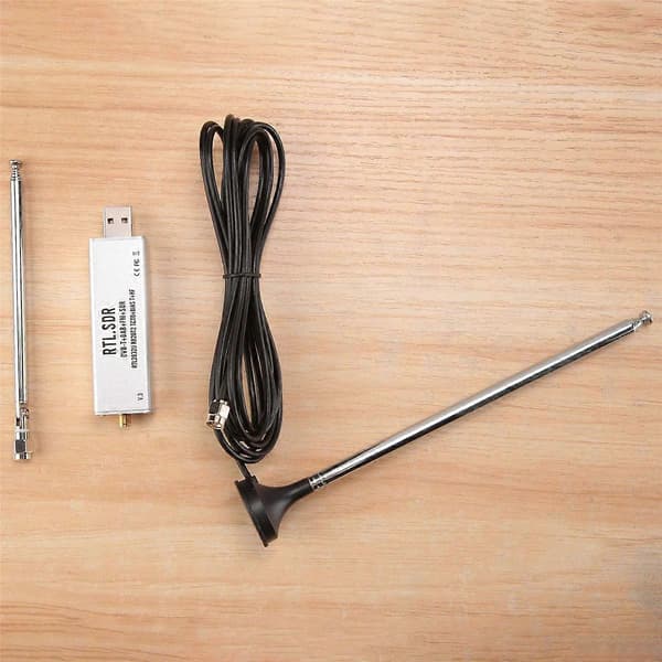 RTL-SDR R820T2 V3 RTL2832U Tuner + Teleskopantenn Tuner + Antennbas