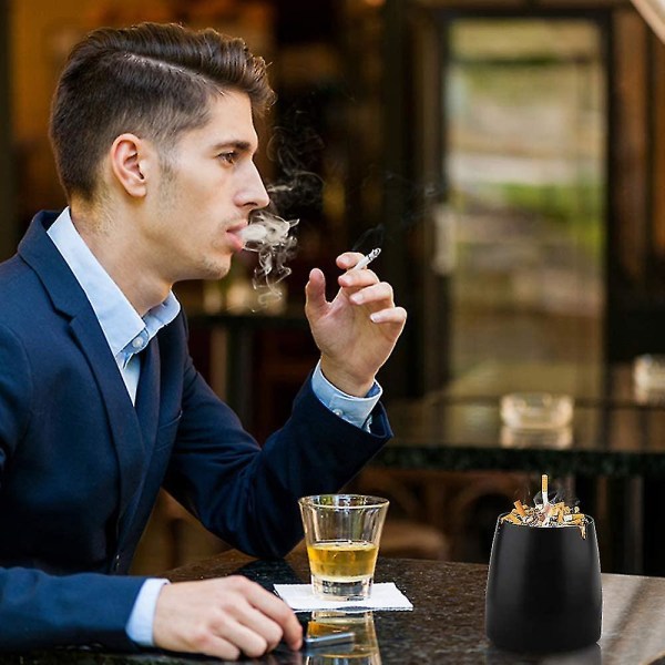 Vindtett askebeger kompatibel med sigaretter Utendørs askebeger kompatibel med uteplass Vakker bordplate røykflekk